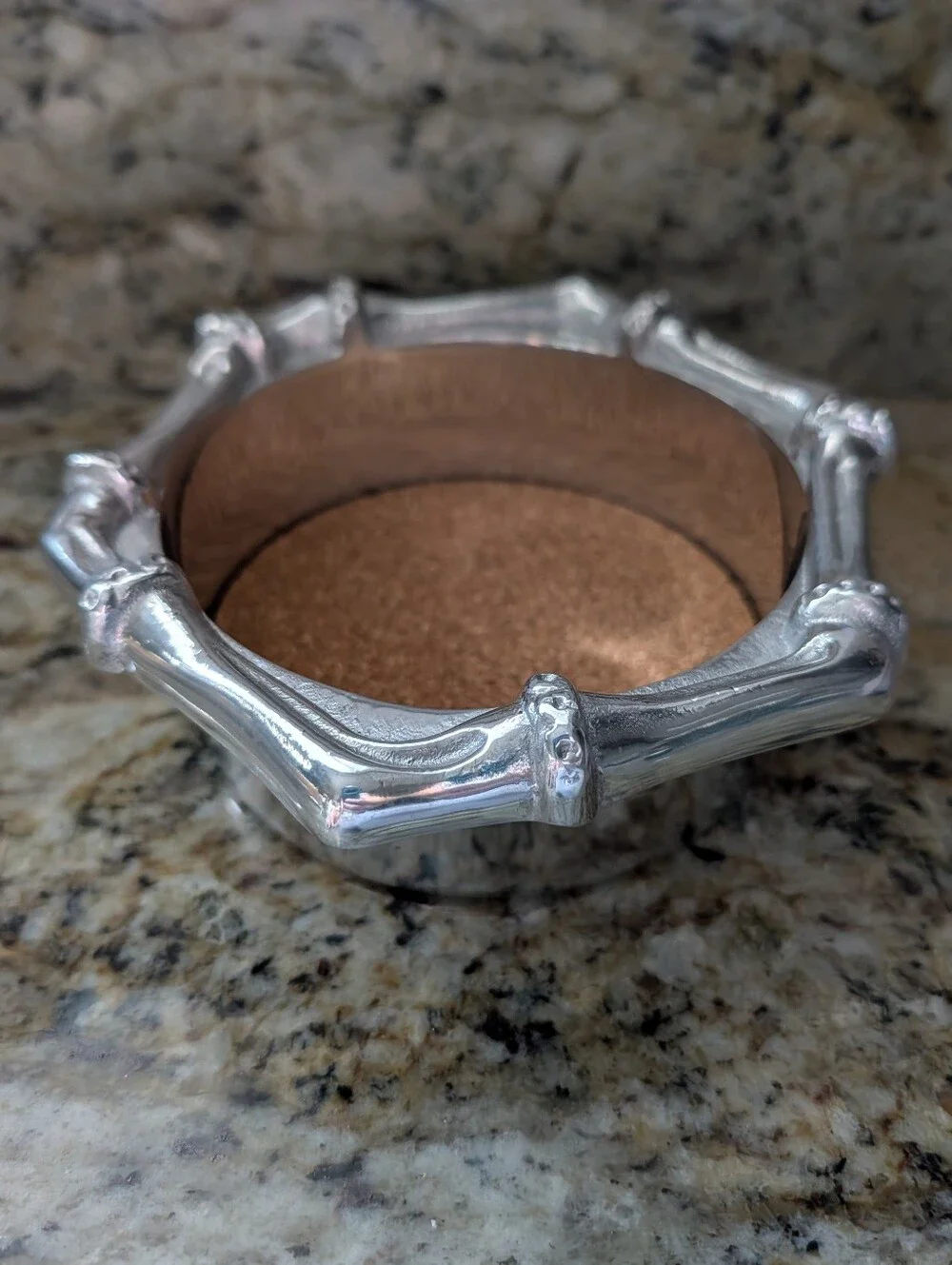 MARIPOSA BRILLIANTE bamboo metal wine bottle coaster